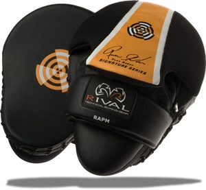 Guantes Mitts Rival High Performance Series de Russ Anber